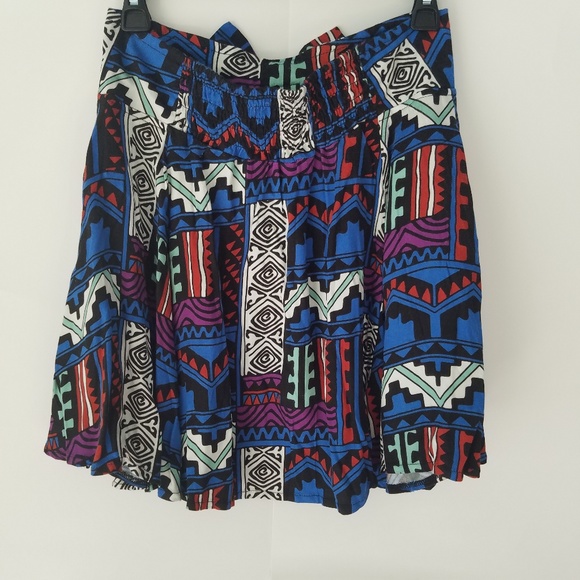 Multicolor Printed Skirt with Front Bow - Picture 2 of 8